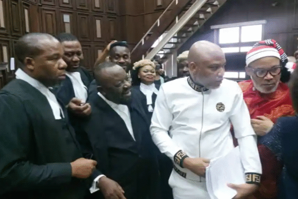 Nnamdi Kanu Defends Self In Court As Lawyers Withdraw From Trial